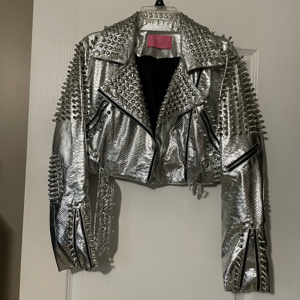 ❌SOLD❌Silver alligator print studded leather jacket